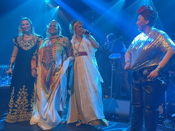 Souad Asla, Samira Brahmia, Hadjla et Nawel Ben Kraïem sur scène