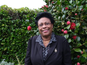 Annette Guilbot au sein de son jardin situé au bourg de Saint-Herblain